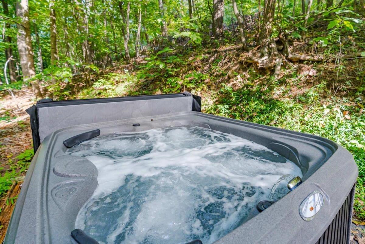 Modern Chalet Cabin w Hot Tub, Deck&Grill,&WiFi! Inwood Buitenkant foto
