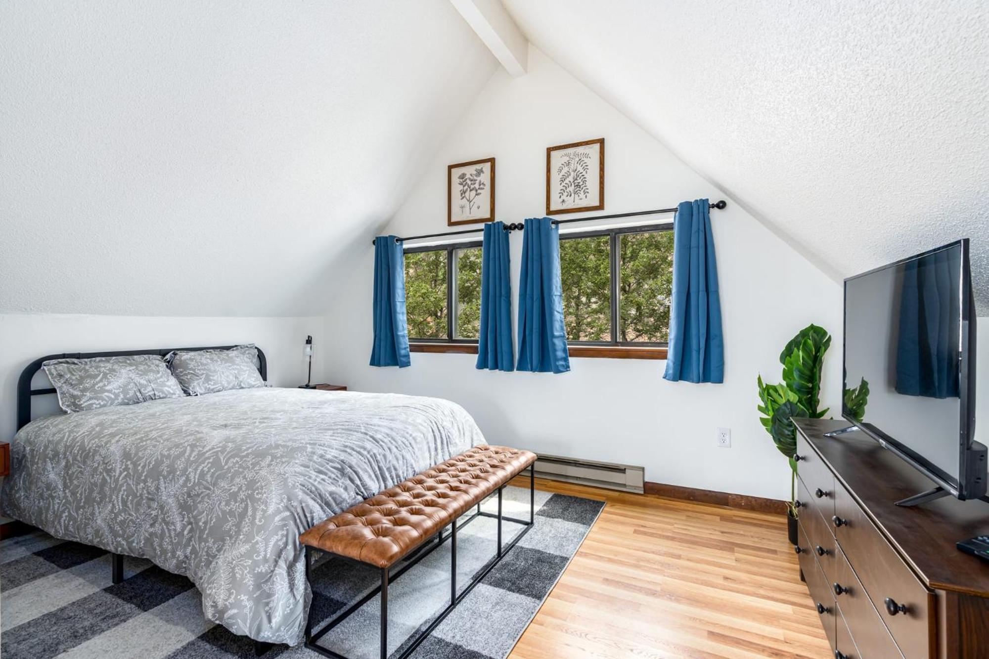 Modern Chalet Cabin w Hot Tub, Deck&Grill,&WiFi! Inwood Buitenkant foto