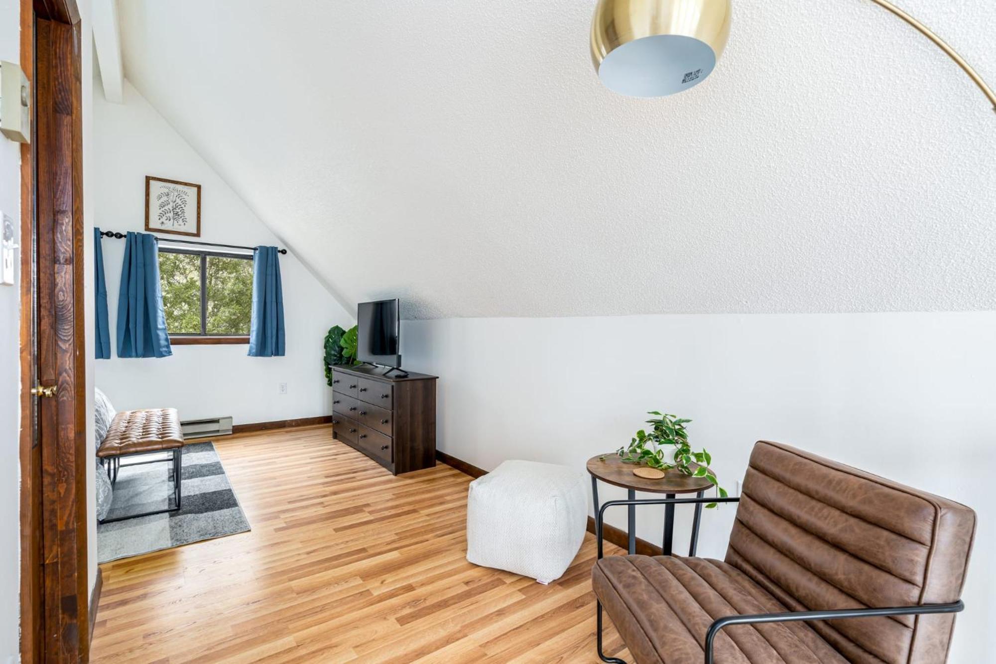 Modern Chalet Cabin w Hot Tub, Deck&Grill,&WiFi! Inwood Buitenkant foto